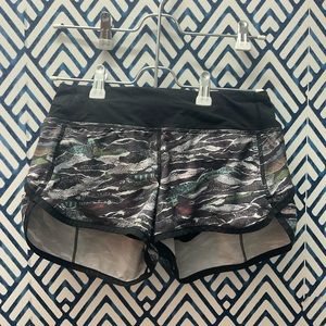 Lululemon 2.5” Speed Up Short Size 2